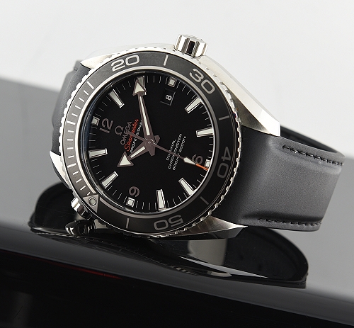 2013 Omega Seamaster Planet Ocean stainless steel dive watch with original ceramic bezel, and fine caliber 8500 co-axial automatic movement.