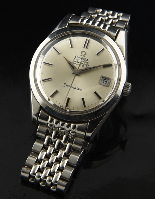 1970 Omega Seamaster stainless steel watch with original dial, Dauphine handset, winding crown, and chronometer-grade caliber 564 movement.