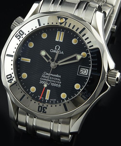 2000 Omega Seamaster Professional stainless steel dive watch with original bracelet, sapphire crystal, and automatic mechanical movement.