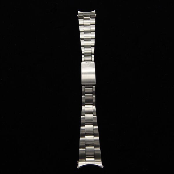 1970s-1980s Tudor stainless steel 19mm bracelet in great condition and measuring 6.25" with tight links. Perfect for your vintage Tudor.