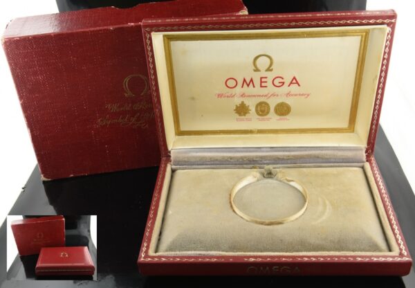 Hard-to-find 4x6" pocket watch box for Omega, with a ring that fits up to a 46mm pocket watch. This also comes with the inner and outer box.