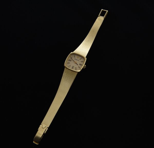 This is an amazingly well-preserved circa 1970s vintage ladies Rolex manual winding watch in solid all 14k gold. The watch weighs 35 grams.