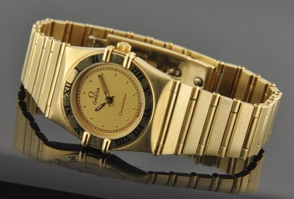 Omega Constellation 18k solid-yellow-gold ladies watch in good overall condition with original reliable battery operated quartz movement.