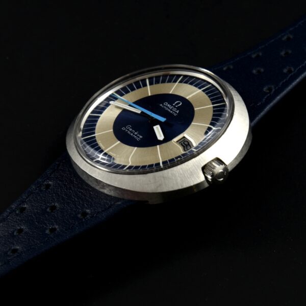 This circa 1970 Omega Geneve Dynamic in stainless steel looks amazing with its two-tone blue and silver dial and correct band.