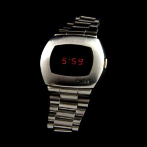 This 30x40mm stainless steel Pulsar has become a classic vintage '70s LED watch. This one is glowing brightly and perfectly and included the setting magnet.