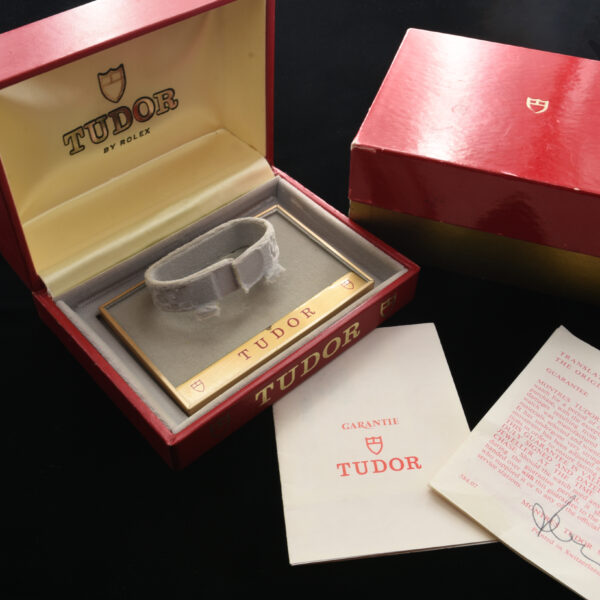 This is a very uncommon vintage 1976 Tudor 50th anniversary inner and outer box. I threw in some vintage Tudor papers I had lying around.