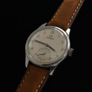 This 1945 Omega Suveran is a very desirable WW2 military-era watch designed by Omega for the Swedish market. These fine watches were sold only in Sweden by their government in order to raise money for the ailing WW2 economy.