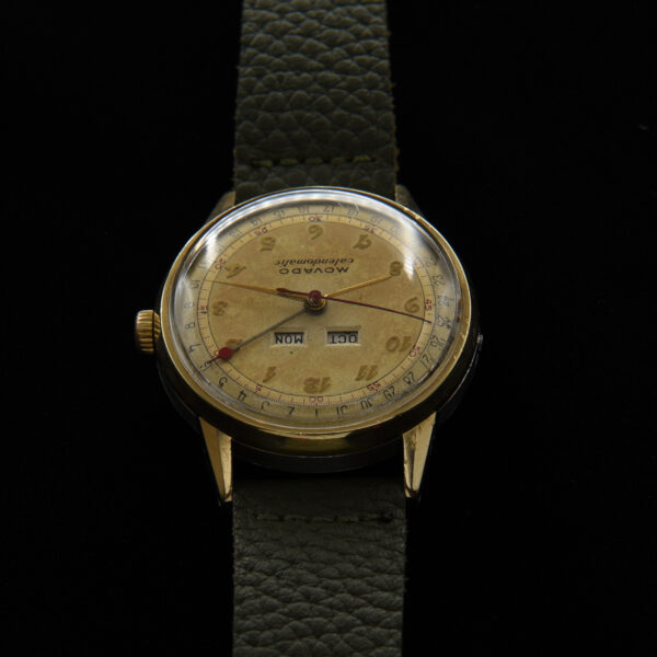 Here is one of the most desirable of the Movado Calendomatic watches dating to the 1950s. This is the largest in the series; measuring a large 35mm.