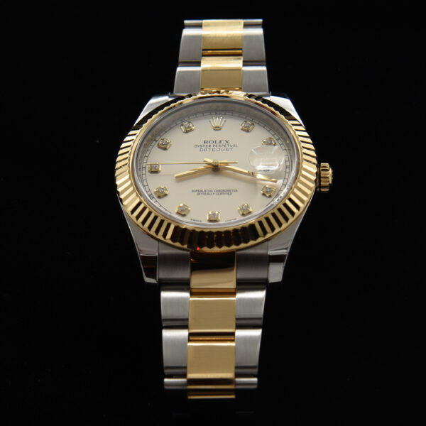 This 2008/2009 Rolex ref. 116333 Datejust comes complete with box and papers and is priced extremely well.