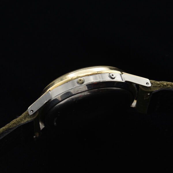 Here is one of the most desirable of the Movado Calendomatic watches dating to the 1950s. This is the largest in the series; measuring a large 35mm.