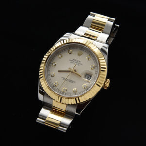 This 2008/2009 Rolex ref. 116333 Datejust comes complete with box and papers and is priced extremely well.