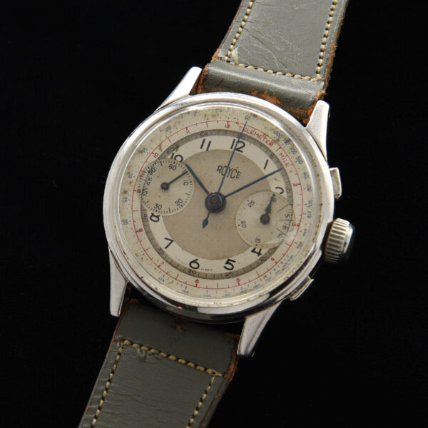 This 1940s vintage Royce chronograph has such an amazing three-tone dial, with reflective minute track, red telemetre and black tachymeter scale.