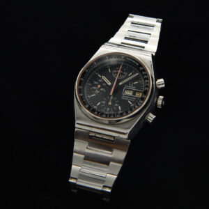 This steel 1975 Speedmaster Mark IV ref. 176.0015 measures 40mm and has not been polished.