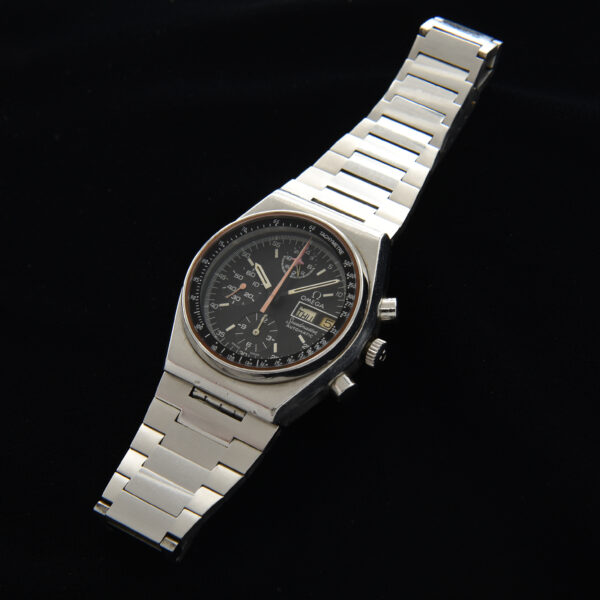 This steel 1975 Speedmaster Mark IV ref. 176.0015 measures 40mm and has not been polished.