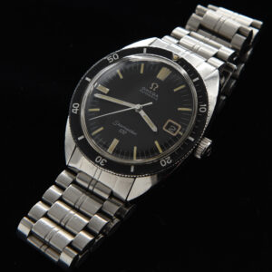 This is a very desirable vintage 1968 Omega Seamaster 120 automatic and highly sought-after by collectors due to its 37mm large size and general rarity.