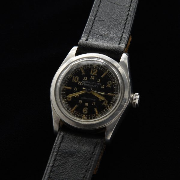 This is a ref. 2280 circa 1942 vintage stainless steel Rolex Oyster Royalite military watch sold only in Canada at the PX stores to soldiers going overseas to fight in WW2.