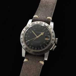 The Glycine Airman vintage military watch was used in Vietnam as it was popular amongst military servicemen and pilots everywhere. From the 1950s to the 1970s, pilots have relied on them due to their bold and easy-to-read 24-hour dial.