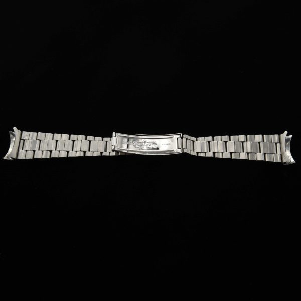 This 19mm Tudor ref. 7835 stainless steel (by Rolex) Oyster bracelet is virtually pristine, tight and without flaws. Perfect for most of your '5os to '90s Tudor watches fitting 19mm.