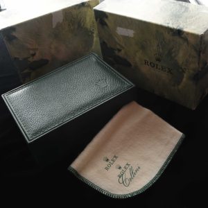 This Rolex 68.00.55 Inner And Outer Box comes with its polishing cloth. This particular Rolex watch box was used for many of the Rolex models.