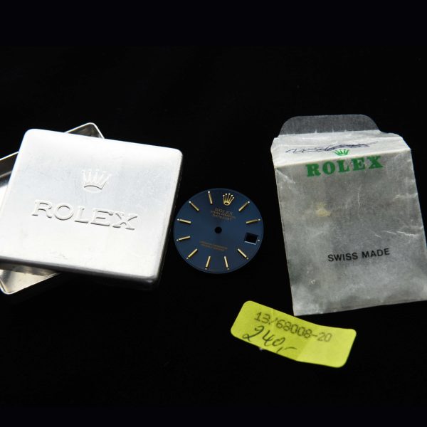 This very desirable original blue dial is for the Rolex Datejust mid-size 31mm. The dial measures 23.7mm and is pristine.