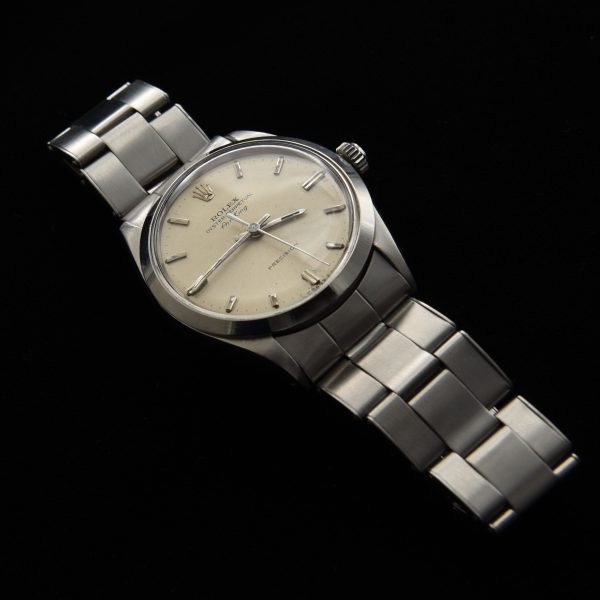 This is a preserved 34mm vintage Rolex Air-King, ref. 5500, dating to 1968. It features the reliable Rolex caliber 1520 automatic movement