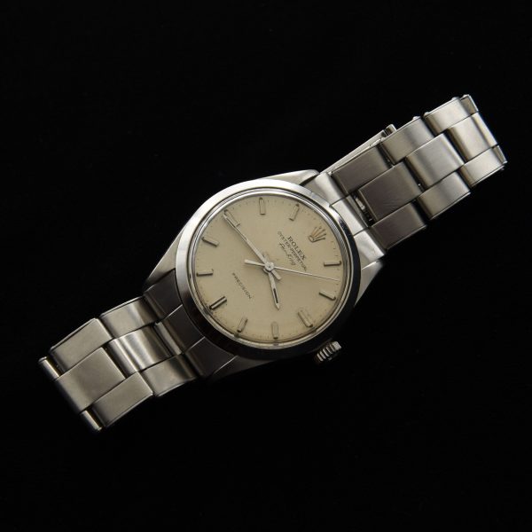 This is a preserved 34mm vintage Rolex Air-King, ref. 5500, dating to 1968. It features the reliable Rolex caliber 1520 automatic movement