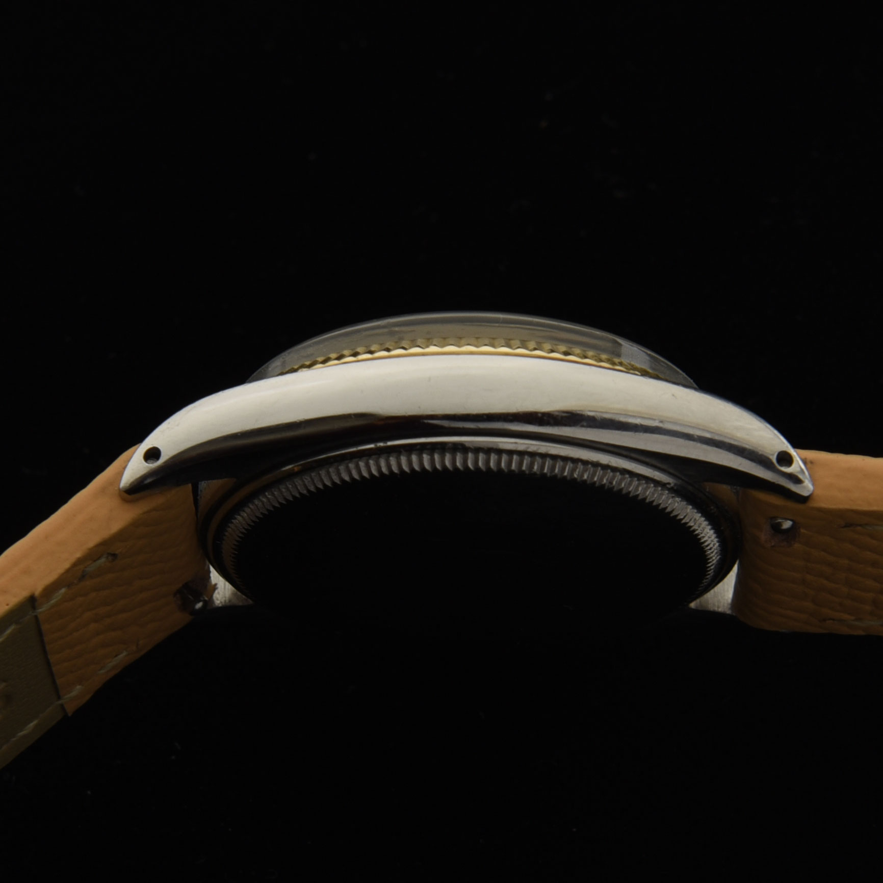 This 34mm Rolex Oyster Perpetual was recently serviced and operating perfectly. The automatic-winding caliber 1530 movement alone is worth $2500.