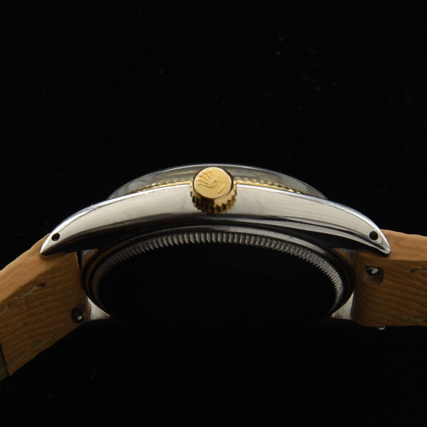 This 34mm Rolex Oyster Perpetual was recently serviced and operating perfectly. The automatic-winding caliber 1530 movement alone is worth $2500.