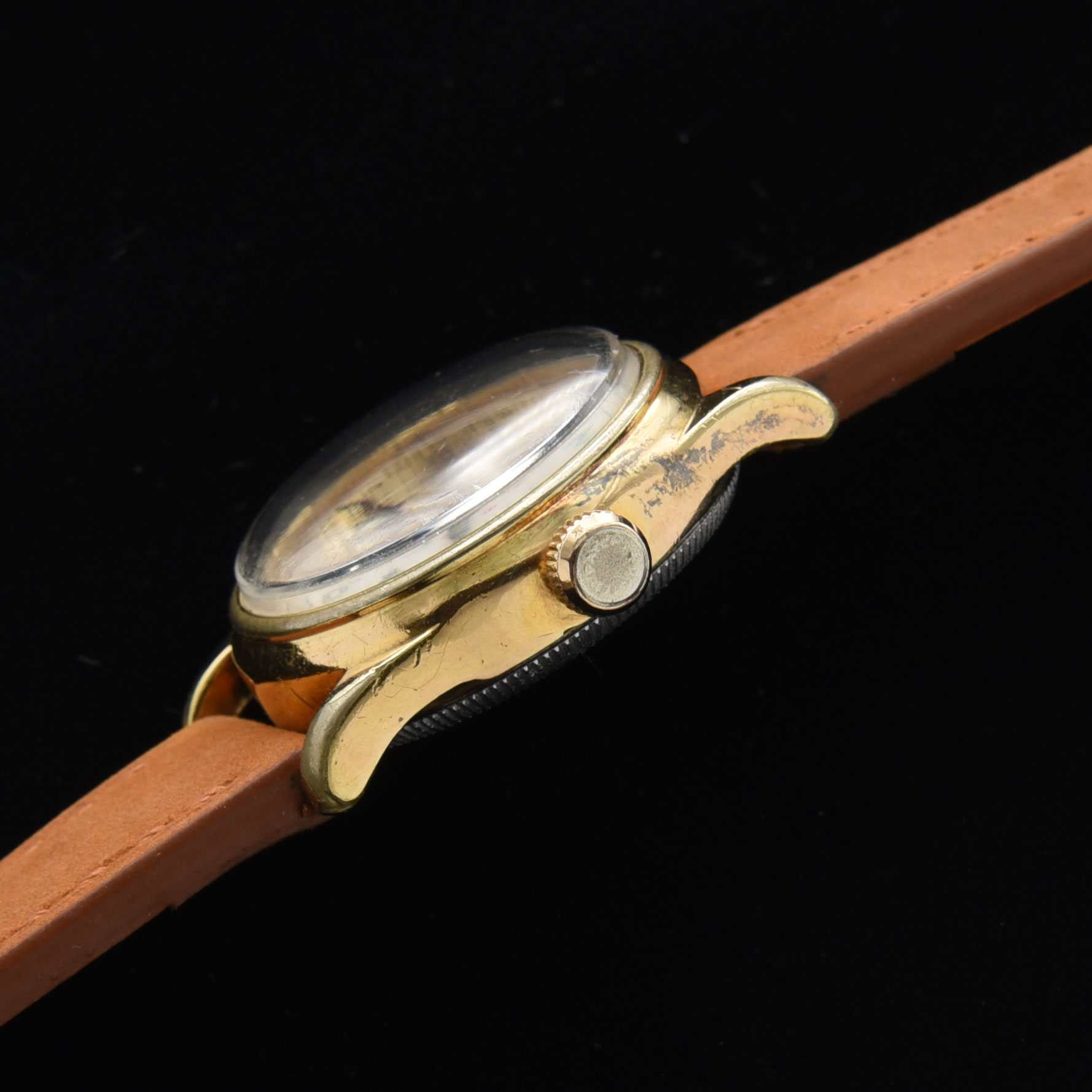 This is a circa-1942 Oyster made by Rolex for soldiers going overseas in WW2 and sold at the PX stores in Canada. The original caliber 59 manual winding movement was marked Rolex under the dial only, and not on the bridge.