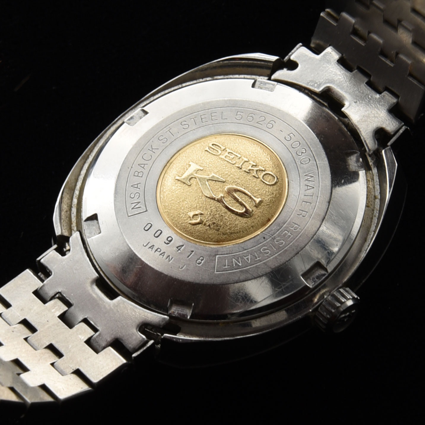 This stunning stainless-steel King Seiko is quite large; measuring 38x41.5mm in stainless steel. This case is known as the "Zabuton", representing the pillow shape with beveled edges.