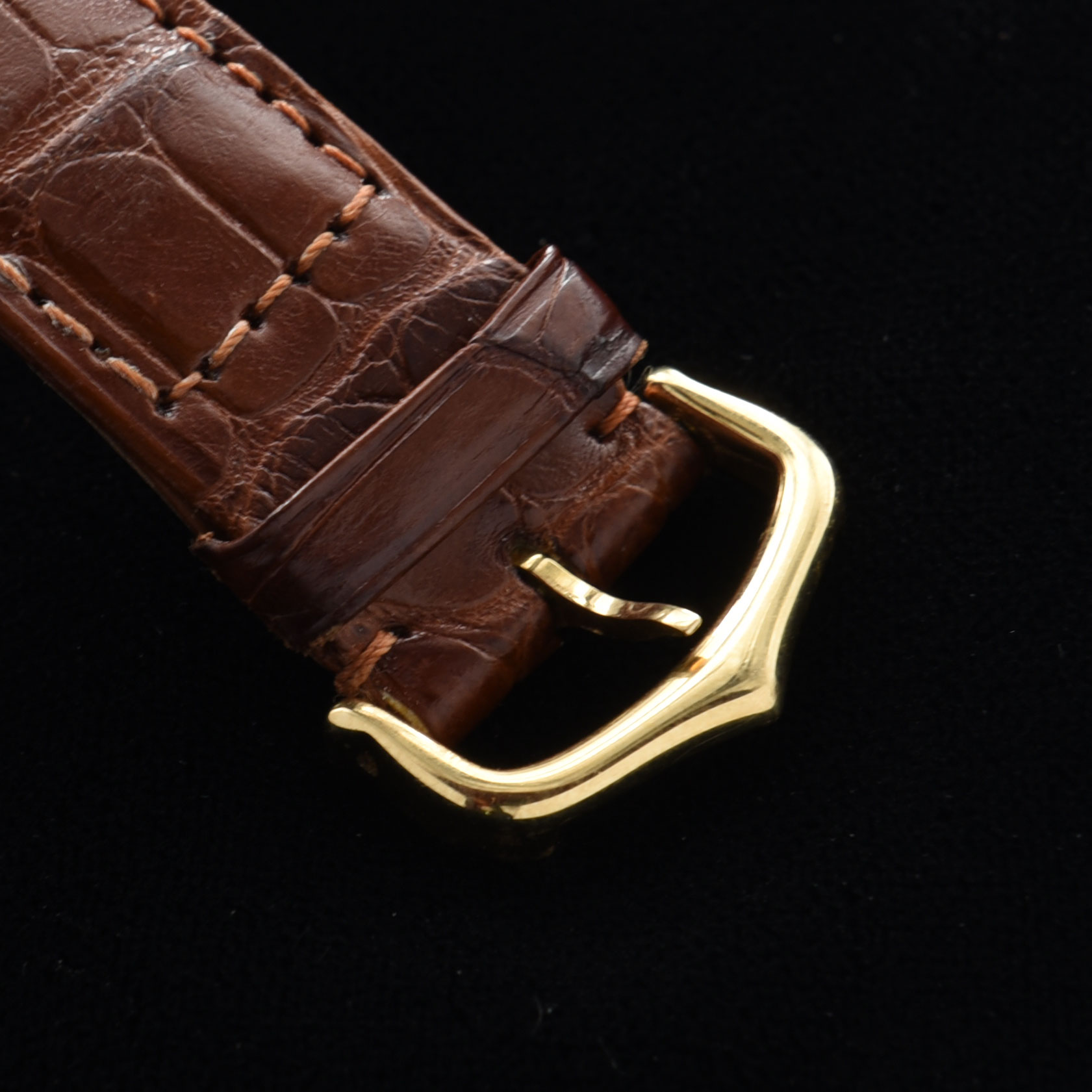 This solid-18k-gold circa 2000s Cartier Pasha ref. 1027 displays excellent overall condition, and comes with the Cartier box.