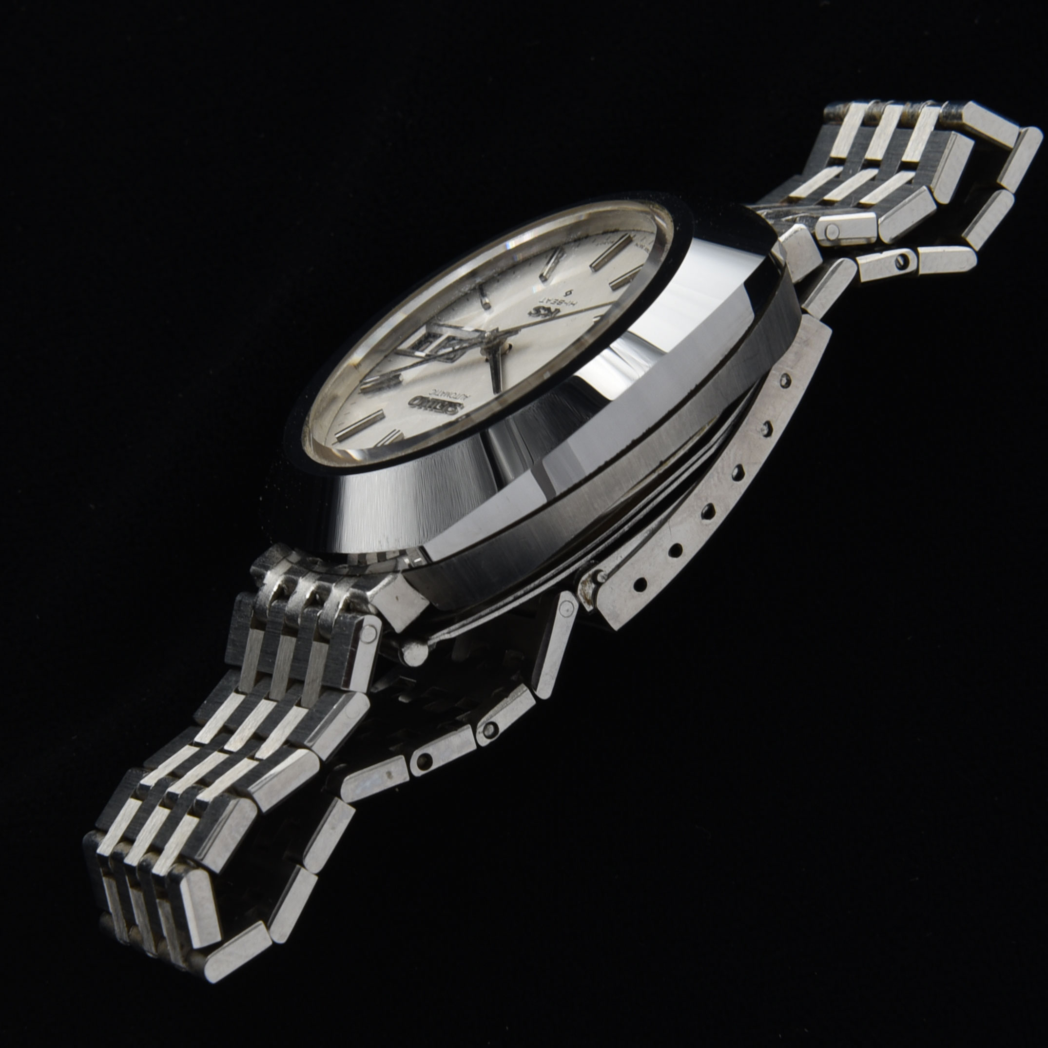 This stunning stainless-steel King Seiko is quite large; measuring 38x41.5mm in stainless steel. This case is known as the "Zabuton", representing the pillow shape with beveled edges.